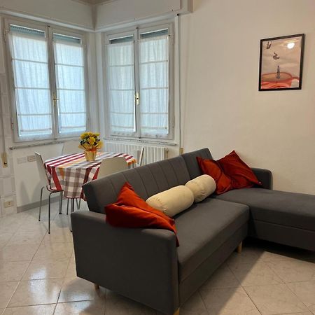 Casa Dell'Opera Apartment เปซาโร ภายนอก รูปภาพ